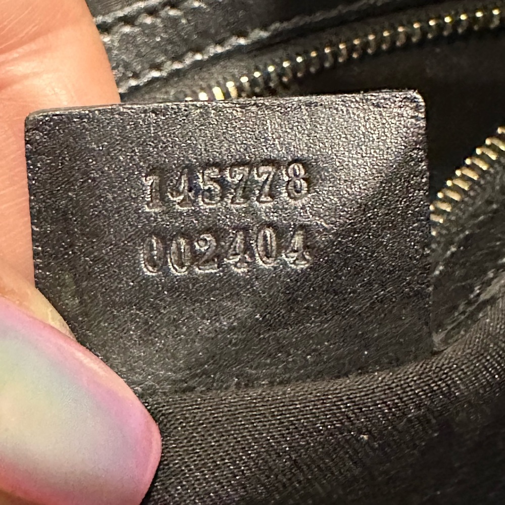 GUCCI
Black Guccissima Leather Medium Hobo Bag - Picture 9 of 11
